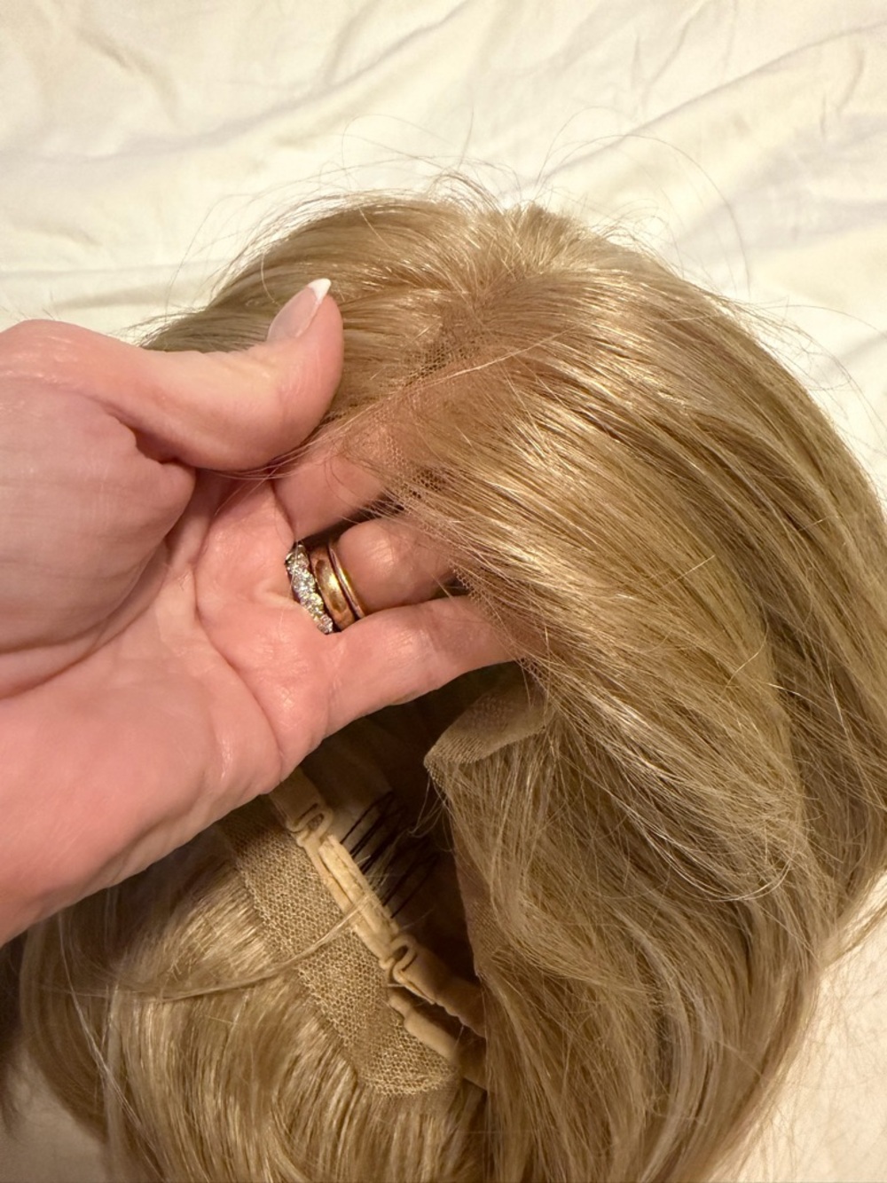 Almost NEW under 8 hours Blonde Straight Bob Wig with Subtle Layers 10-12” - Picture 5 of 5